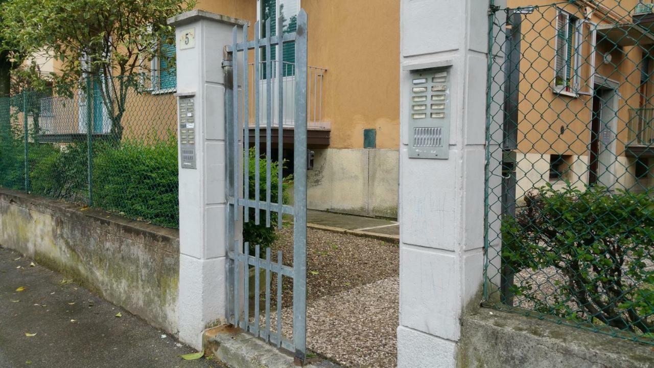Aduepassidallafiera Bologna Exterior foto